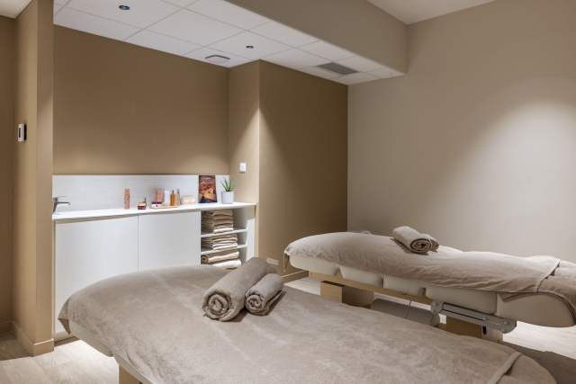 Parkest Hôtel &amp; Spa Genas Lyon
